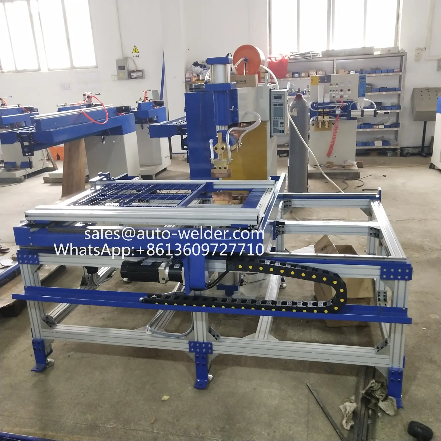 Machine de soudure de treillis métallique de grille XY de soudure de rangée de point de Cage d'animal de compagnie de CNC automatique