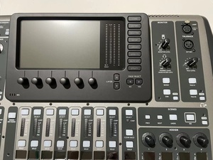 X32 Digital Mixing Console 32-Channel <strong>Audio</strong> <strong>Interface</strong> and IPad/iPhone Remote Control 40-<strong>Input</strong> 25-Bus - Product Image 3