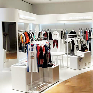 婴儿服装商店布展示架为孩子们