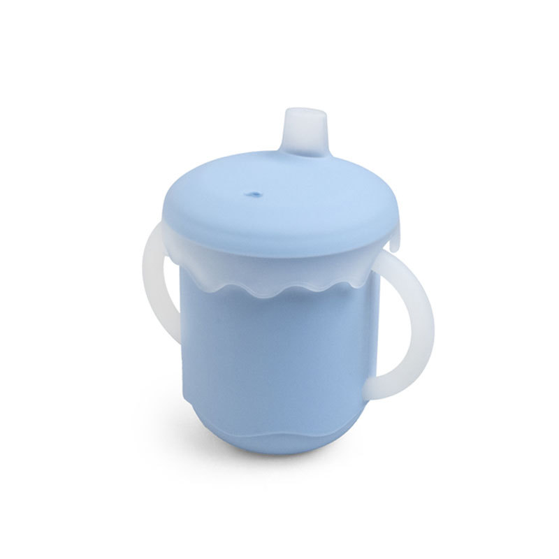 Taza azul con boquilla de pato.