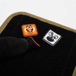 Qua biên giới <span class=keywords><strong>SpongeBob</strong></span> <span class=keywords><strong>Squarepants</strong></span> thiết lập tinh thần con dấu PVC mềm vá ánh sáng ban đêm vá Ba lô vá - Product Image 4