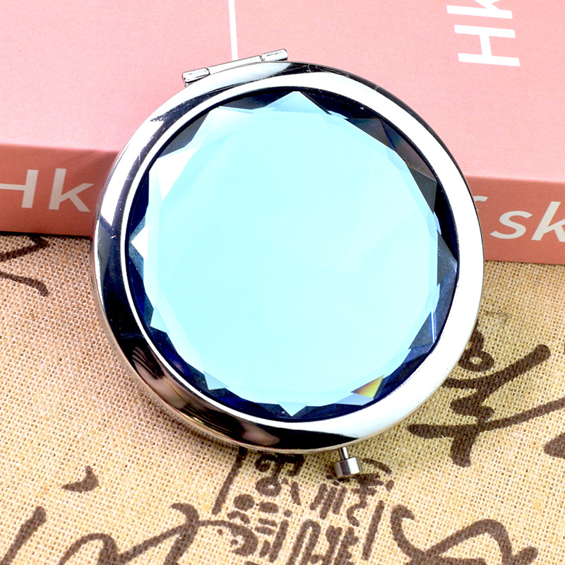 สีเขียวน้ำทะเล