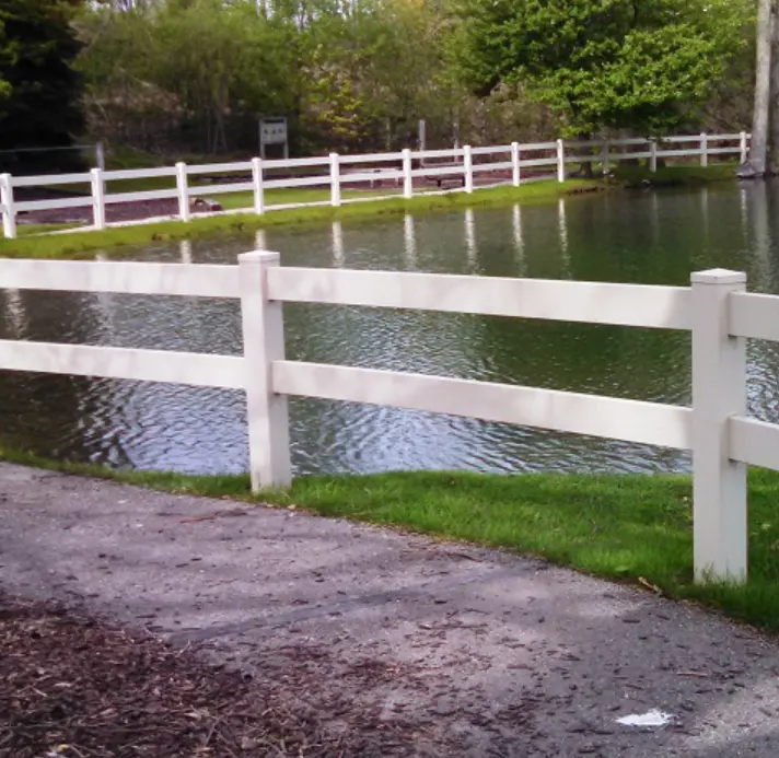 Longjie White Leicht zu montierende 4 Fuß x 8 Fuß 2 Schienen PVC-Kunststoff Vinyl Farm Horse Fence Systems