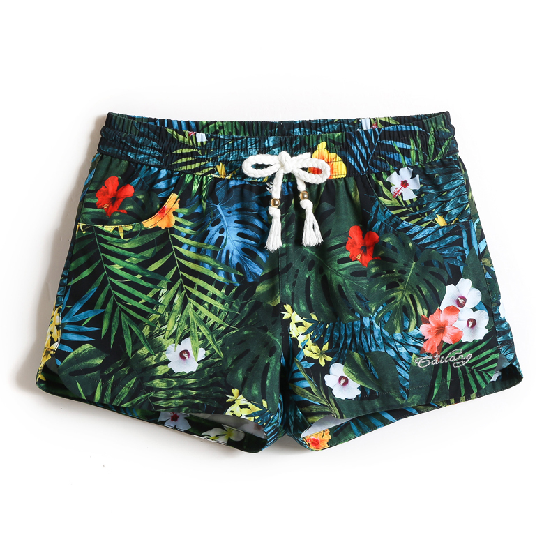 Gwa1562 modèle femme plante verte tropicale