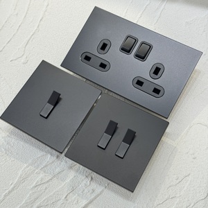 86 250v duvar işık Rocker anahtarları paslanmaz çelik çerçeve mat siyah 1234 Gang 2Way 146 çift Uk13a soket Usb 20A Dimmer Modern