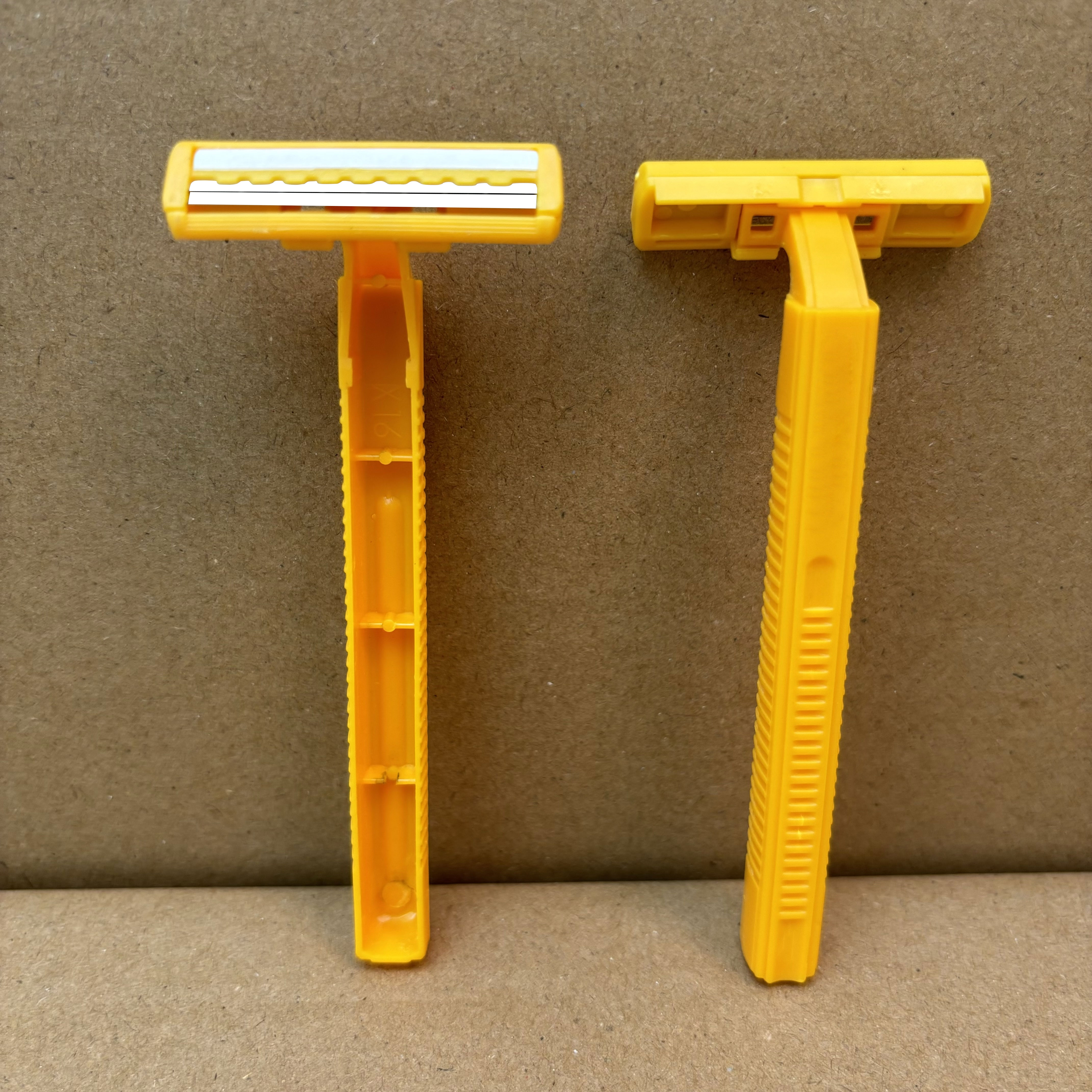 2 Blade with lubrication strip