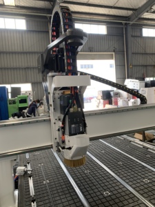 Máquina enrutadora CNC ATC Sistema de control CNC 1325 ATC Área de carpintería Máquina de corte CNC