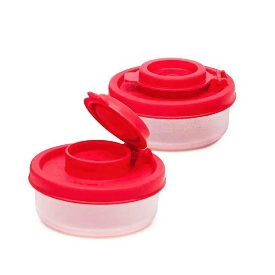 Salt and Pepper Shakers Camping Picnic Outdoors Kitchen Travel Clear with Red Covers Plastic Airtight Spice Jar Dispenser