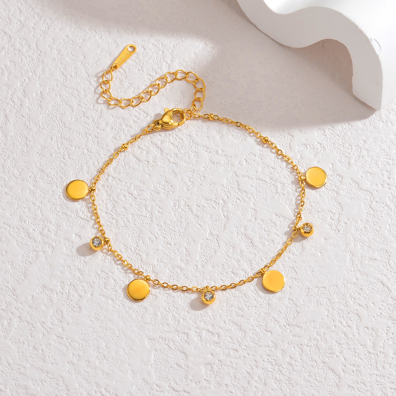 Pulsera de pieza redonda con cara brillante - 18k