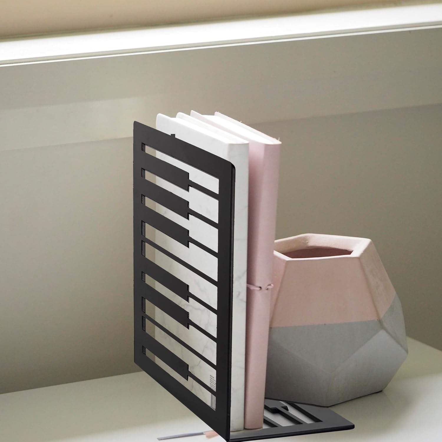 แสดงเป็น