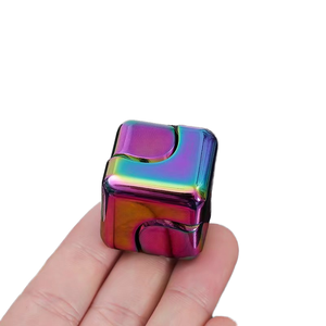 インフィニティギア2 in 1フィジェットキューブスピナー変形可能金属スピニングトッププラスチックフォーカスおもちゃ子供と大人のため - Product Image 1
