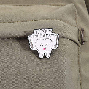 Soie dentaire comme un patron émail broche drôle hygiène dentaire broche revers Badge dent cadeau bijoux pour les dentistes - Product Image 3