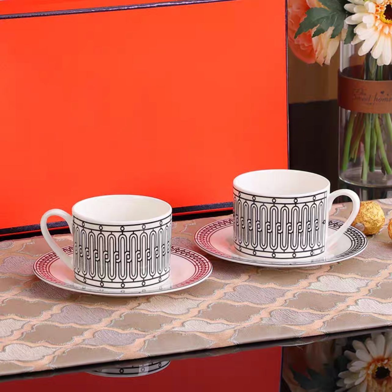 colorful,2 cups and 2 saucers