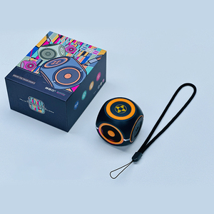 360 ° Xoay <span class=keywords><strong>Fidget</strong></span> <span class=keywords><strong>Spinner</strong></span> Cube Không Dây <span class=keywords><strong>Bluetooth</strong></span> Loa TWS <span class=keywords><strong>LED</strong></span> Di Động Âm Thanh Tốt Loa Âm Thanh Với Dây Buộc Hộp Quà Tặng - Product Image 1