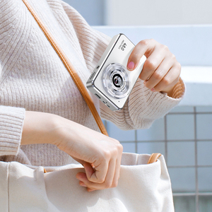 A7คลาสสิกแบบพกพากล้อง CCD ขนาด2.4นิ้วเลนส์เดี่ยวเครื่องบันทึกวิดีโอ2.7K กล้องดิจิตอลขนาดเล็กสำหรับการถ่ายภาพหน้าจอสัมผัส - Product Image 6