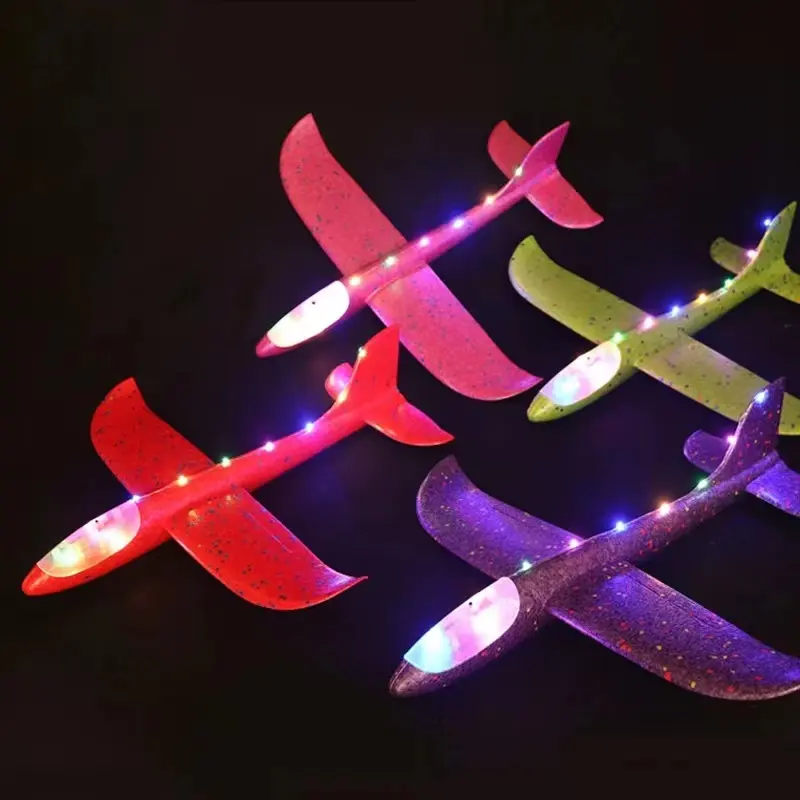 Açık uçan oyuncaklar el lansmanı atma EVA uçaklar köpük planör LED ışık uçak modeli oyuncak