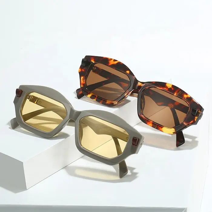 LOGO personalizzato 2024 occhiali da sole di lusso personalizzati occhiali da vista Vintage Multicolor occhiali neri per gli uomini occhiali trasparenti per la donna