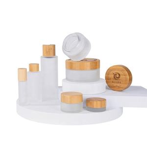 カスタムロゴ化粧品クリーム容器5ml 15ml 30ml 50ml 100ml琥珀色マットブラックつや消し透明ガラス瓶竹製木製蓋付き - Product Image 4
