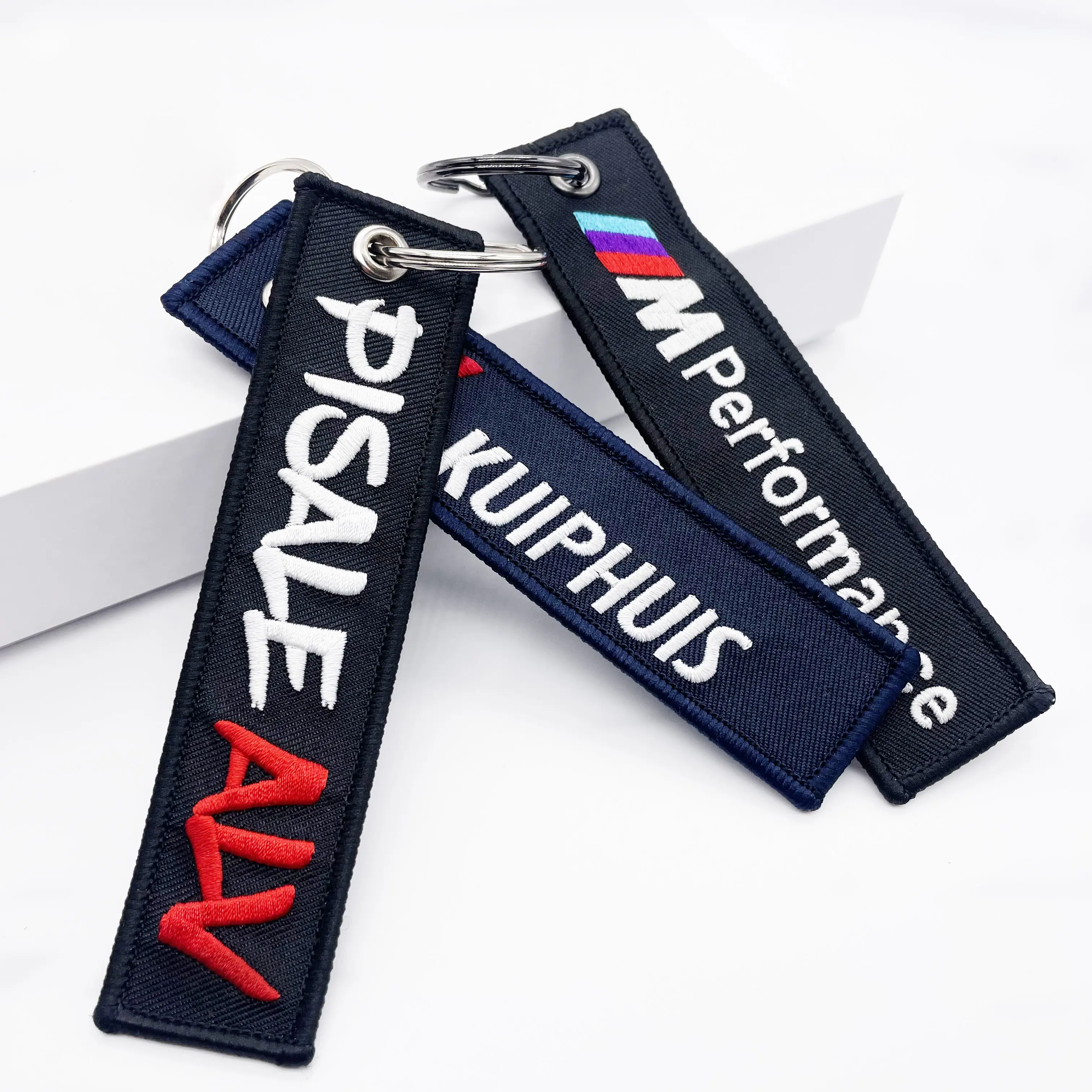 Flight Custom Logo Key Tag Bordir Gantungan Kunci Custom Jet Tag Gantungan Kunci Kain Tenun Merek Label Tenun Grosir