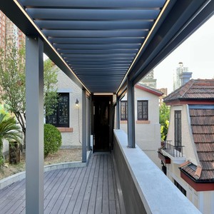 ทางเดินขนาดใหญ่พร้อมไฟ LED ศาลาแบบพลิกกลับได้ระเบียงที่มีเครื่องยนต์ Pergola - Product Image 3