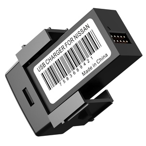 日产双<span class=keywords><strong>USB</strong></span>端口QC 3.0快速充电器适配器，带数字发光二极管显示器12 <span class=keywords><strong>v</strong></span>至24 <span class=keywords><strong>v</strong></span>输入