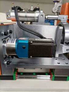 Automatische CNC-Stanz maschine Laden Entladen Eigenschaften Neues Produkt Mechanische Stromquelle Kern lager Motor Motor pumpe