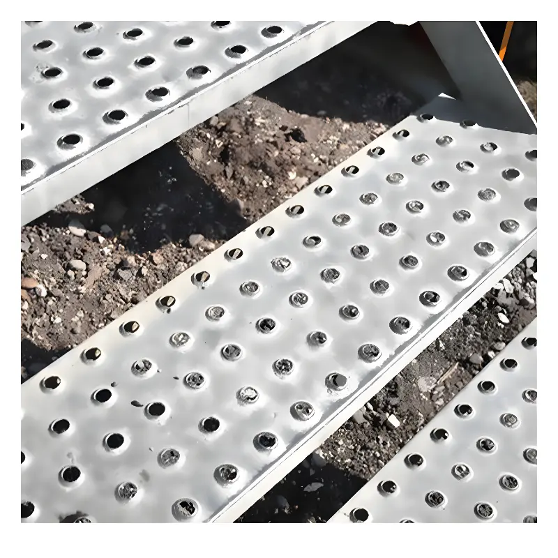 Pannelli metallici perforati antisdrucciolevoli in alluminio