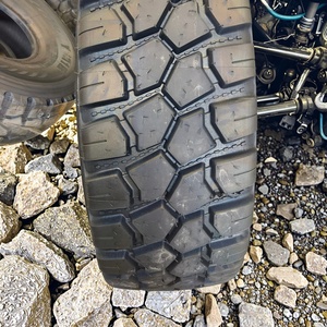 בית השחי על משאית 14.00r20 רדיאלי 15.5r20 צמיגים