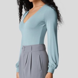 Moda özel Logo baskı kadın gömlek V boyun uzun kollu düz renk kadınlar Bodysuit yüksek kalite Casual kadın Bodysuit