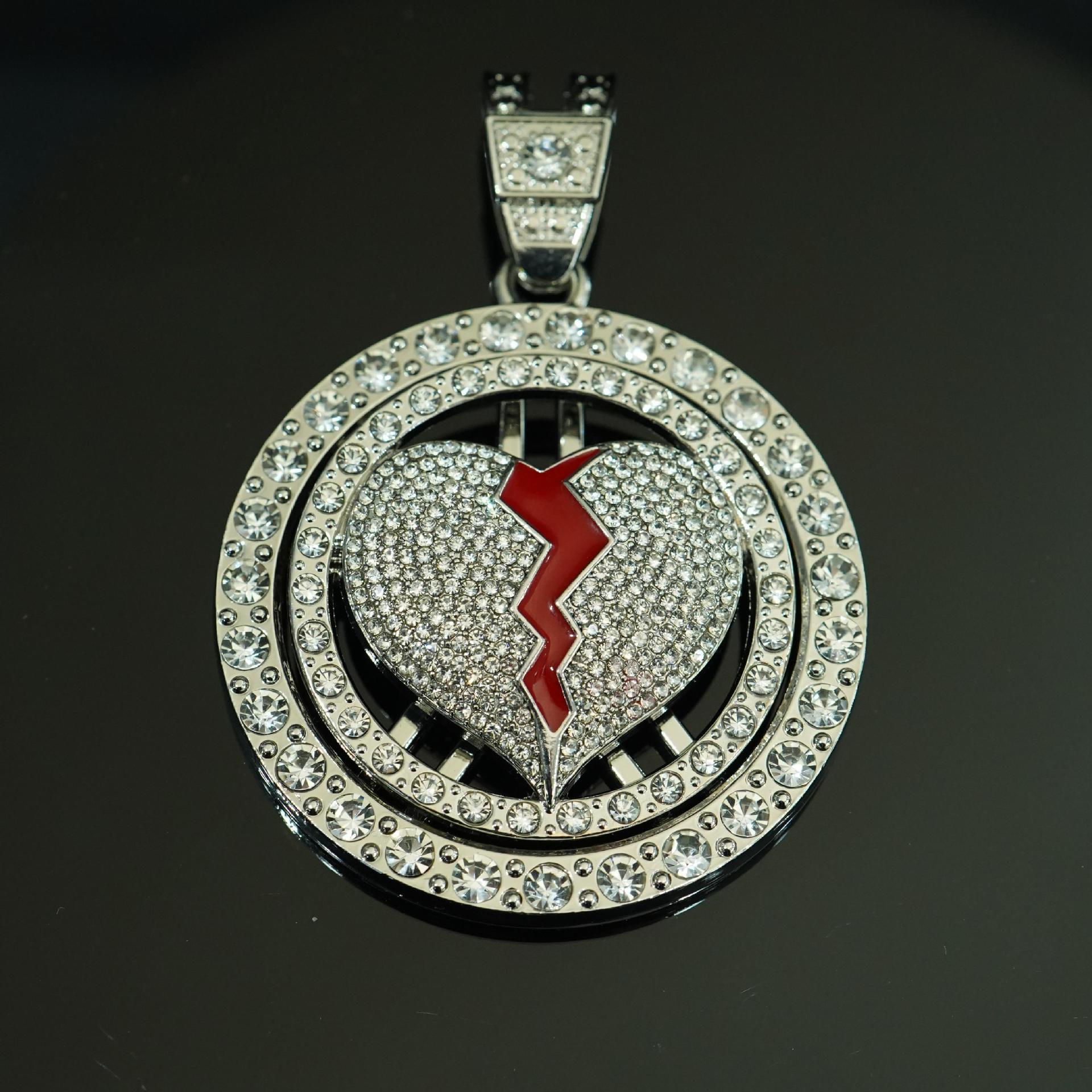 Pendentif simple en argent (aucun collier ajouté)
