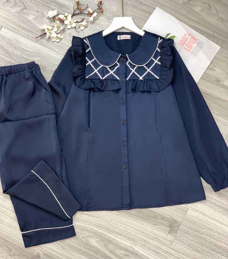 สีเขียวถ่าน