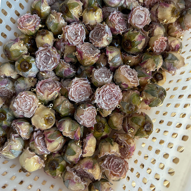 Clous latéraux blanc nacré