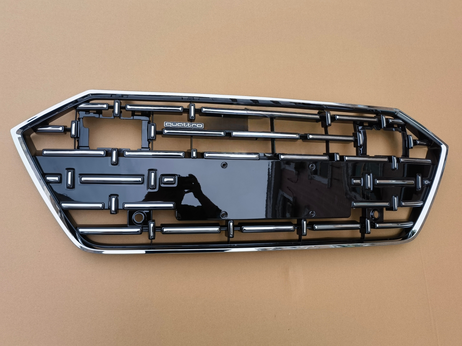 A7L-noir-Grille