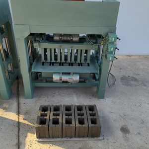 Paving Brick <strong>Machine</strong> Price QTJ4-35 <strong>Automatic</strong> Cement Concrete Interlocking Hollow <strong>Block</strong> Brick <strong>Making</strong> <strong>Machine</strong> - Product Image 2