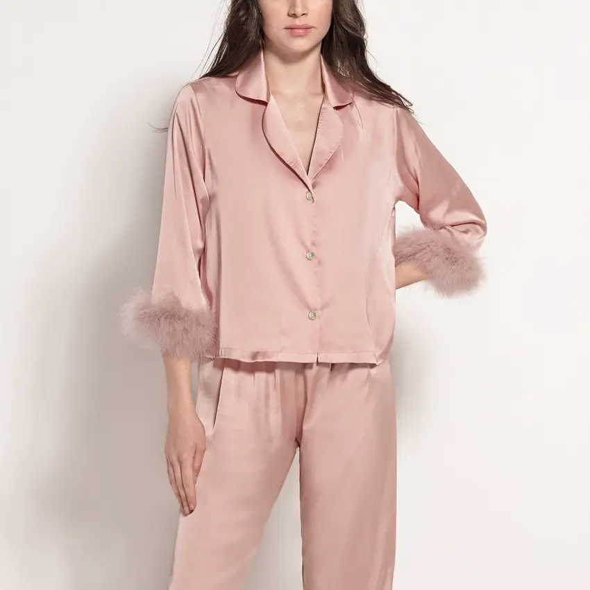 2022 New Arrival Logo Benutzer definierte Damen Satin Seiden feder Pyjamas Set