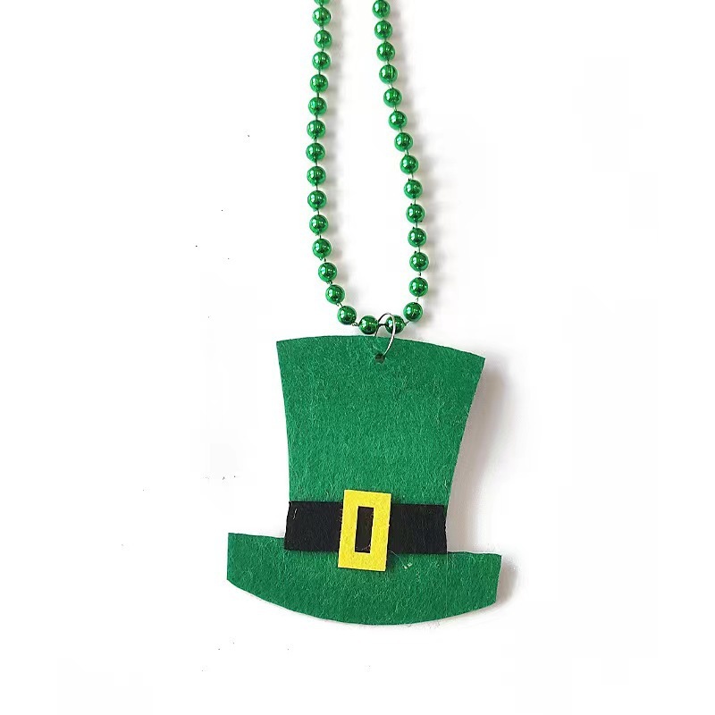Ciondolo per cappello in tessuto non tessuto verde