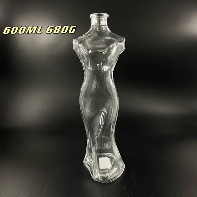 Fabrik Großhandel benutzer definierte Brandy Flasche Korken einzigartige Luxus Vywoman Body Design Glasflaschen 600ML Spirituosen Flaschen