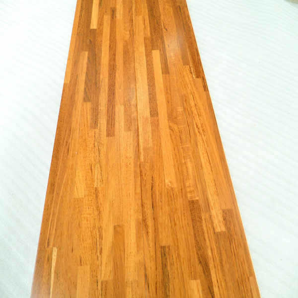Commercio all'ingrosso 8-12% di umidità pavimenti in legno teak ingegnerizzati