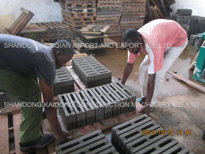 <strong>QTJ4</strong>-<strong>40</strong> Interlocking <strong>Block</strong> Mold <strong>Machine</strong> Price Concrete Hollow Blocking Making <strong>Machine</strong> Paver Brick Making <strong>Machine</strong> - Product Image 6