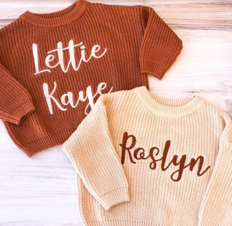 Boutique Personalizado Bordado Unisex Baby Sweaters 100% Algodão Hand Knitted Kids Name Crew Neck Jumper 2023 Sem Moq