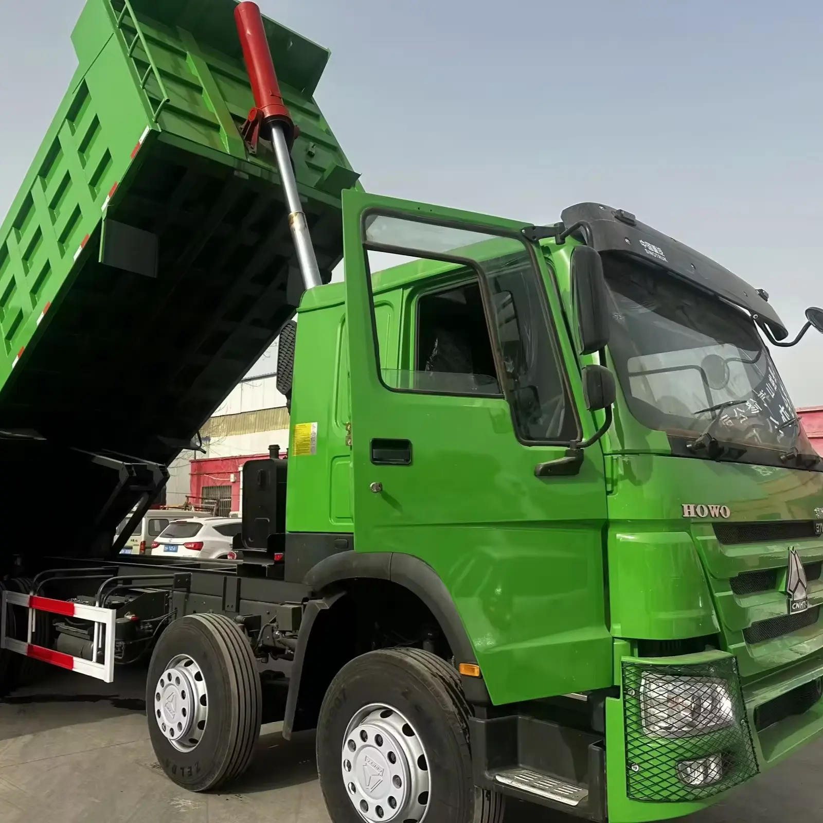 Sinotruk Howo caminhão basculante usado série 32cbm 8x4 420hp 12 rodas caminhão basculante para transporte de pedras grandes e areia2