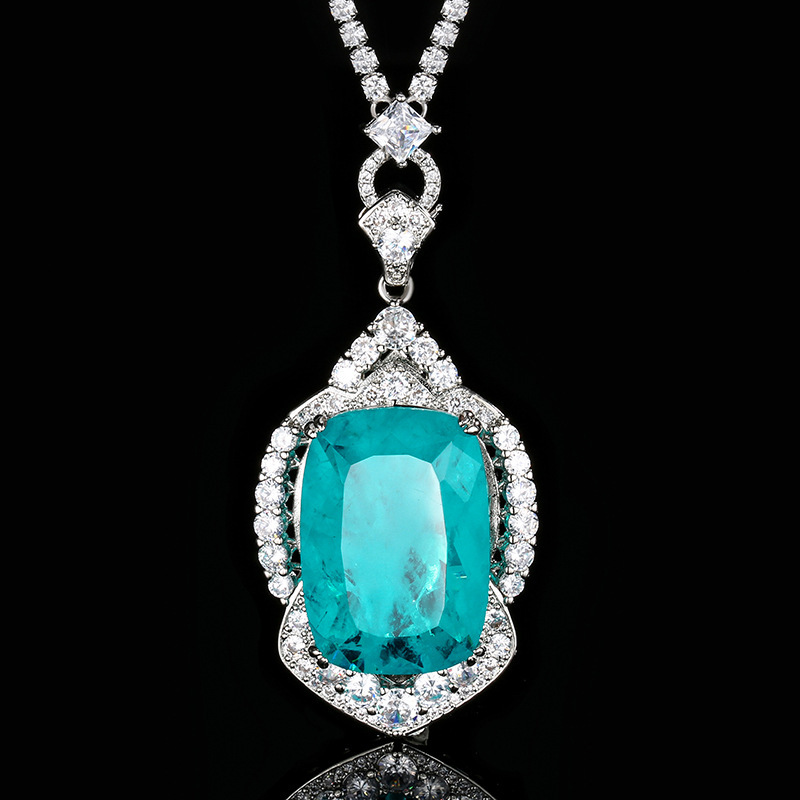 Pendentif bleu Paran avec chaîne sauvage