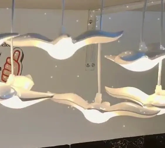 Lampadario a sospensione a Led lampadario a 10 luci frontali gabbiano di mare lampada a forma di uccello plafoniera bianco caldo per la decorazione domestica della festa nuziale