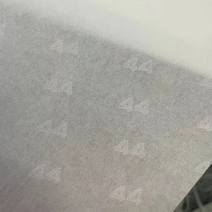 定制薄纸包装礼品单面涂层绉纱木浆衬衫包装蜡烛使用胶印直接制造商