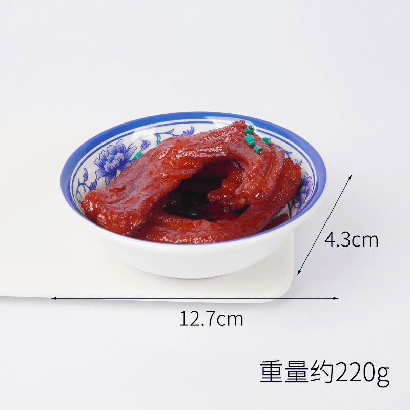Modèle de plat de griffe de canard braisée