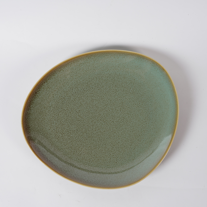 Assiette triangulaire 8,25"