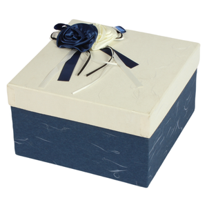 High-End trompet çiçek hediyelik parfüm kutusu Set içerir eşarp şeker bisküvi sert mat laminasyon kabartma mum cüzdan kağıt kutuları - Product Image 1