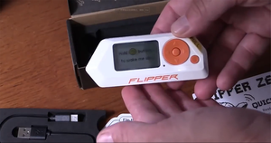 Lorida Flipper sıfır Geeks kiti açık kaynak çok amaçlı inek programlama RFID cihaz aracı Flipper sıfır cihazı