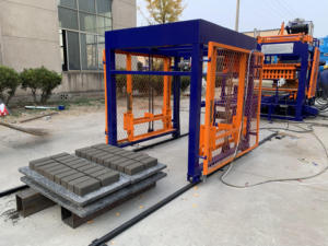 <strong>Automatic</strong> <strong>Block</strong> <strong>Machine</strong> <strong>Line</strong> QT6-15 Concrete <strong>Block</strong> Making <strong>Machine</strong> Cement Brick Making <strong>Machine</strong> - Product Image 5