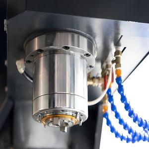 Fanuc Siemens Gsk kontrol sistemleri ile VMC850 5 eksenli yüksek hassasiyetli yüksek sertlik CNC makinesi aracı dikey işleme merkezi